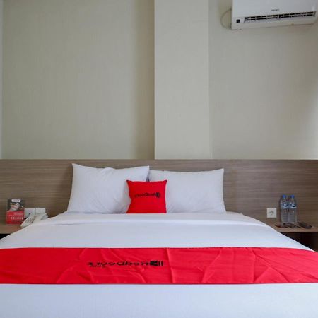 Hotel Reddoorz Near Exit Tol Banyumanik 2 Srondolwetan Esterno foto