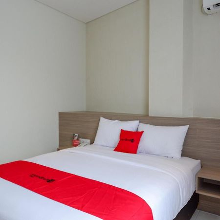 Hotel Reddoorz Near Exit Tol Banyumanik 2 Srondolwetan Esterno foto