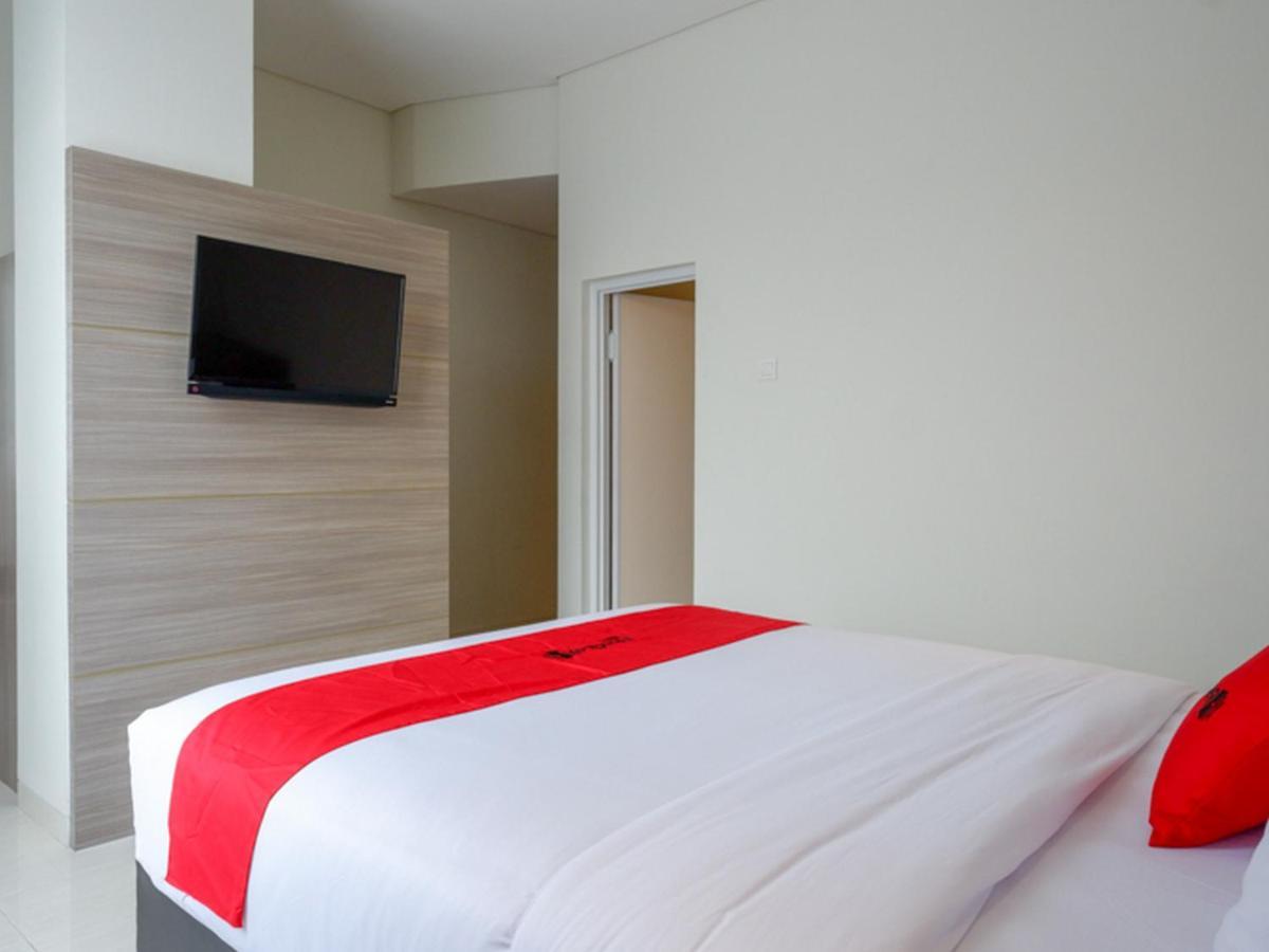 Hotel Reddoorz Near Exit Tol Banyumanik 2 Srondolwetan Esterno foto