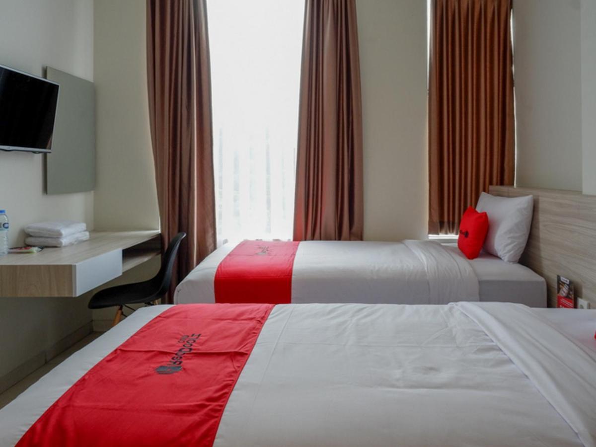 Hotel Reddoorz Near Exit Tol Banyumanik 2 Srondolwetan Esterno foto