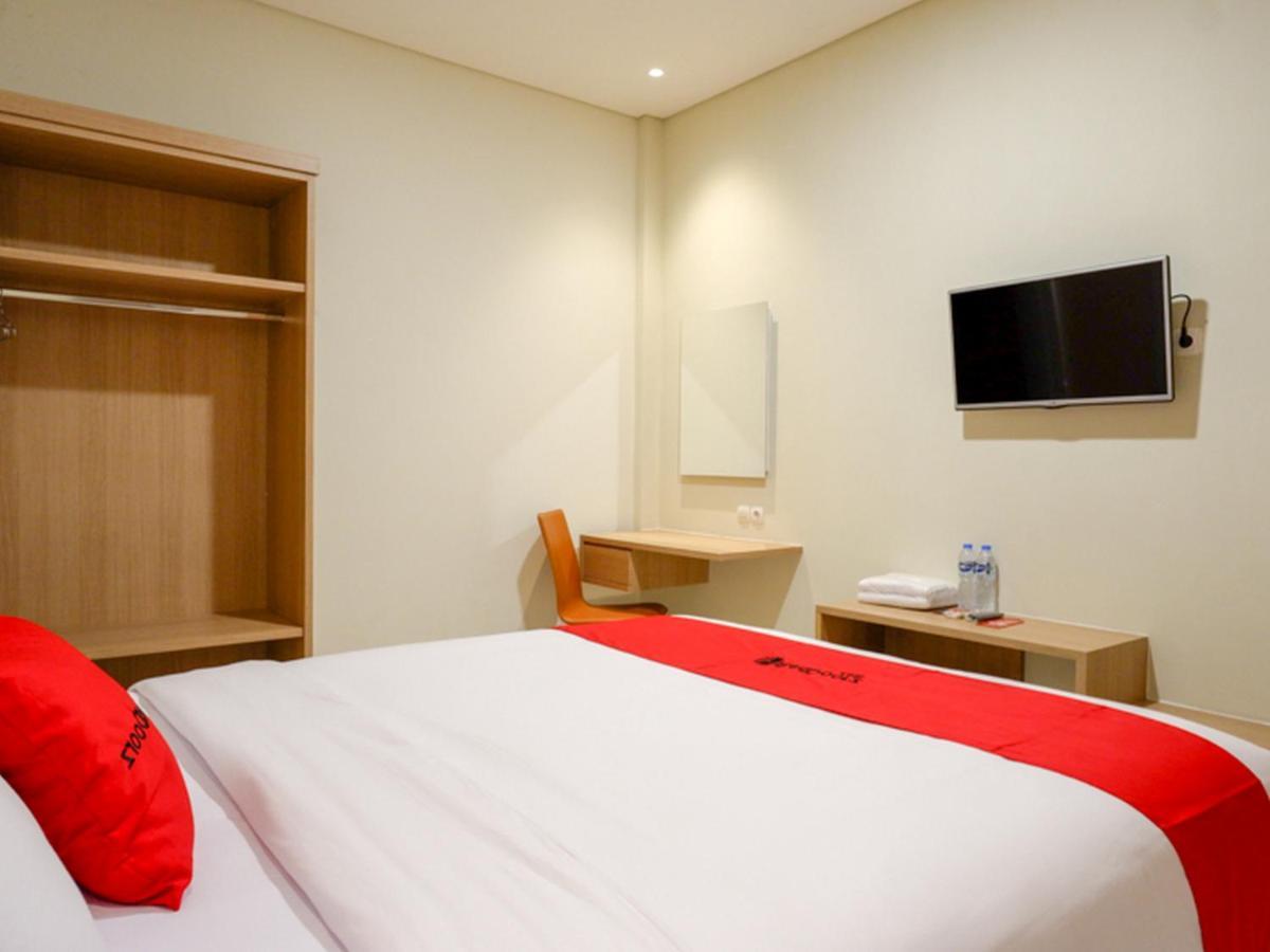 Hotel Reddoorz Near Exit Tol Banyumanik 2 Srondolwetan Esterno foto
