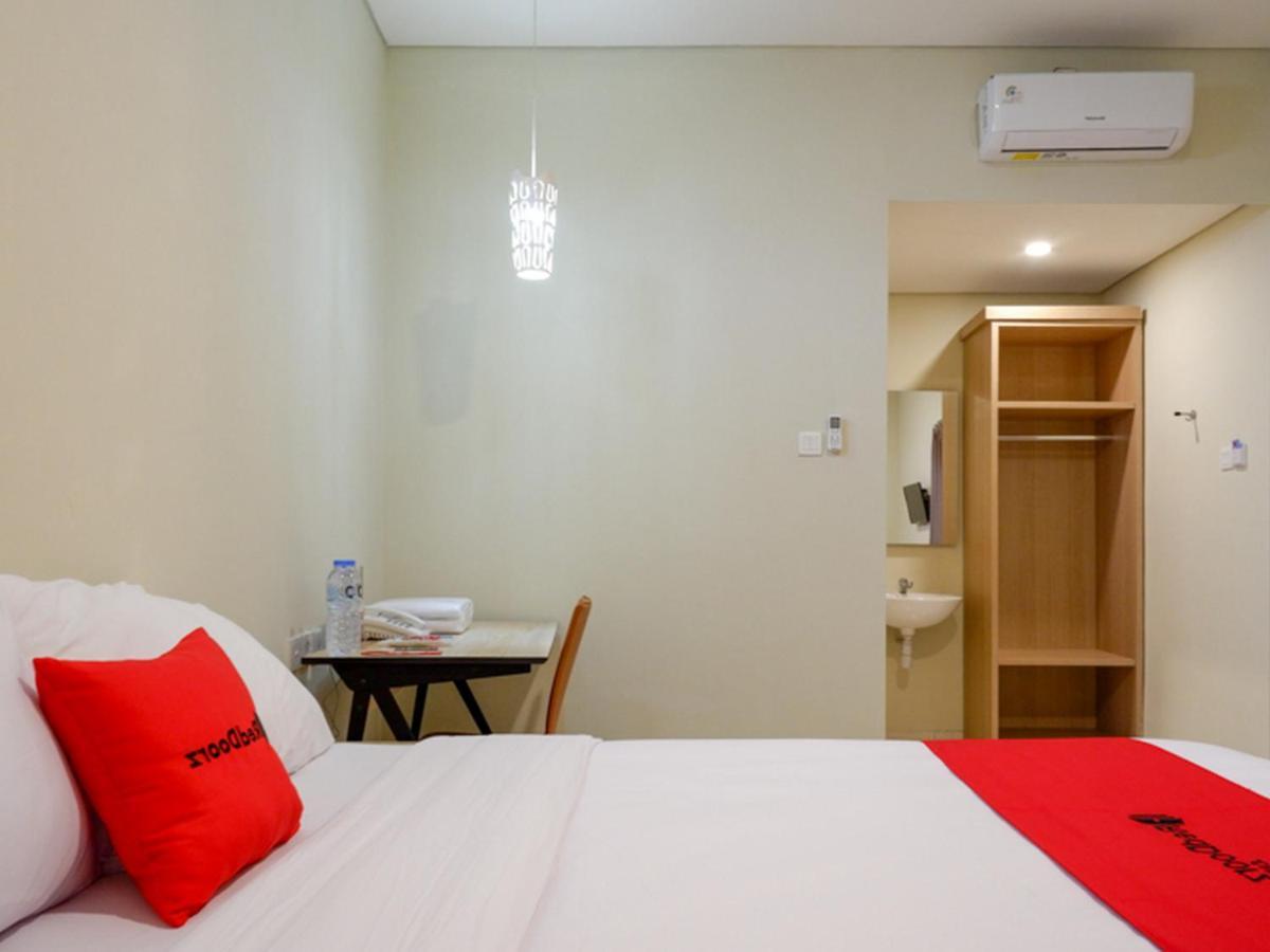 Hotel Reddoorz Near Exit Tol Banyumanik 2 Srondolwetan Esterno foto