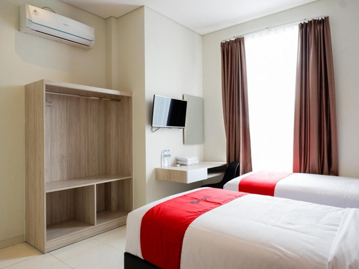 Hotel Reddoorz Near Exit Tol Banyumanik 2 Srondolwetan Esterno foto